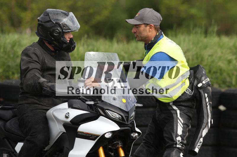 Archiv-2025/10 23.04.2025 Cornu Master School ADR/rot-rouge/21